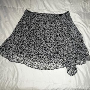 DKNY floral - print wrap skirt